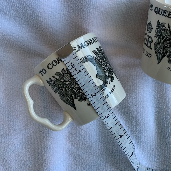 Queen Elizabeth II Silver Jubilee Tea Cups/Coffee Mug - Picture 9 of 9